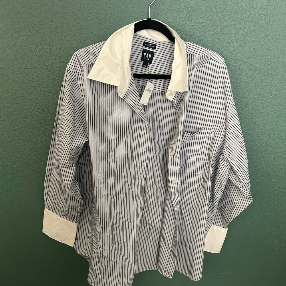 GAP Blue and White Casual Button Down Shirt - Picture 4 of 4